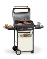 Lávový gril RBS Classic má piezoelektrické zapalování, snadné ovládání teploty a teploměr. Campingaz ho prodává za 8 990 Kč
