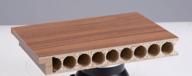 Odlehčená DTD deska jako výplň dveří (Masonite)