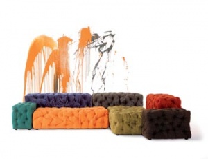 Skládanková sofa, novinka od firmy Meritalia, prezentovaná na milánských Salonech, design Gaetano Pesce, (MERITALIA)