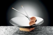 Salátová mísa Jardino designéra Ralpha Krämera (Mono), cena 3 580 Kč, INTERNETOVÝ OBCHOD MANDARINKA