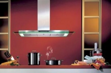 Horizont je odsavač ze série Modular, cena 95 990 Kč, POGGENPOHL CZECH