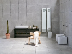 Koupelnová kolekce Mono. Umyvadlo o šířce 100 cm stojí cca 15 990 Kč, bidet a WC 13 990 Kč (vyrábí FLAMINIA, dodává AQUA TRADE)