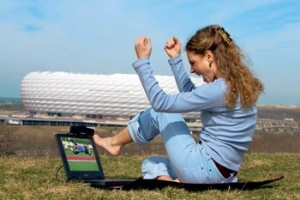 Nestihli jste zajímavou sportovní akci? Pokud máte notebook a externí DVB-T přijímač, o nic nepřijdete. Tento přístroj se zabudovanou anténkou se připojuje do USB a pořídit se dá asi od tří tisíc korun