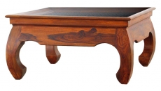 Kávový stolek z kolekce Opium table, materiál palisandr, ruční řezba. Cena 13 000 Kč (ALMI DÉCOR)