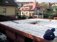 Na stejném principu jako Cepol Thermo fungují systémy MED a MEDMAX, z nichž na českém trhu staví Rigips, Real, Telesto a Stavitelství Nepivoda (viz foto). Škála tvarovek umožňuje kompletní výstavbu. Ekologická a cenově dostupná technologie s maximální tepelnou ochranou nabízí nízkoenergetické, při tloušťce 45 cm i pasivní domy.