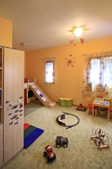 Vybavení dětského pokoje nakoupili majitelé domu z velké části v obchodním domě IKEA
