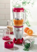 Magic Maxx (Schäfer), příkon 400 W, objem 750 ml, zabudovaný odšťavovač, nástavce s noži, cena 1 949 Kč, SCHÄFER BOUTIQUE