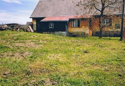 V současné době je dům v rekonstrukci a na pozemku staveniště