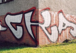 Příklad chemického odstranění graffiti z neglazované keramiky a břizolitu včetně stínů po graffiti z hloubky materiálů (BIOTEC)