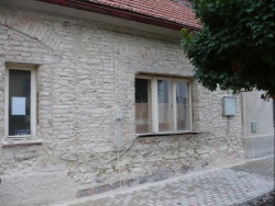 Na místě bývalé půdy budou v podkroví obytné místnosti, kvůli kterým se musí vyměnit veškeré rozvody