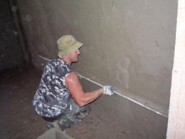 Během práce na omítkách se Aneta pustila do plánování koupelny