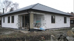 Vchodové dveře bude mít Janek od stejného výrobce, od kterého si vybral okna