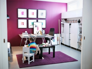 Pracovní stůl Galant, různé velikosti i provedení, cena od 2 900 Kč, www.ikea.cz