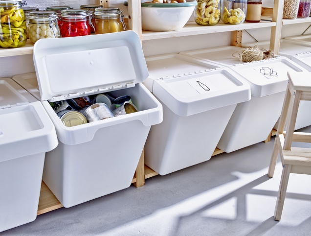 Odpadkový koš s víkem Sortera (Ikea), stohovatelný, objem 37 nebo 60 l, www.ikea.cz