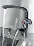 Rodina si nemůže vynachválit baterii Ventura (ORAS) se dvěma ramínky. Spodní ramínko s termostatem se ovládá bezdotykově, horní pákami