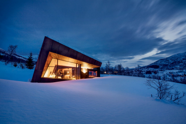 Black Lodge v norských Sunnmøre Alpách (Zdroj: Invit Arkitekter, Alesund; Foto: Johan Holmquist)