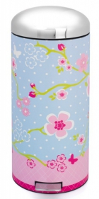 Pedálový koš (Brabantia), objem 30 litrů, vyroben z antikorozního materiálu, víko z nerezové oceli, cena 3 490 Kč, www.brabantiashop.cz