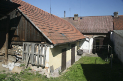 Původní stav - pohled ze dvora