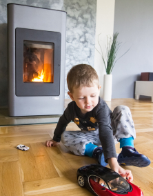 Chcete mít doma taky krb, ale ideálně bez starostí? Máme pro vás dobrou zprávu. Už to není jen fantazie. Na našem trhu se totiž objevila kamna, o která se prakticky nemusíte starat. Peletová kamna! (Zdroj: HAAS+SOHN)