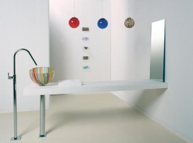 Skleněné umyvadlo Ring (Art design) o průměru 42 cm, cena 24 990 Kč, IL BAGNO