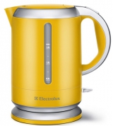 Varná konvice Electrolux, objem 1,5 litru, otočný podstavec 360°, cena 807 Kč, www.nakupka.cz