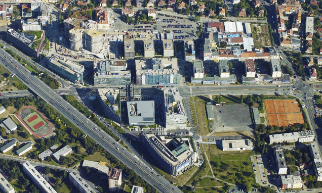 Hybridní struktury jsou v Metropolitním plánu oblastmi kompaktních a rozvolněných bloků, případně solitérů, kombinujících různé využití v různých podlažích nad sebou, včetně bydlení.