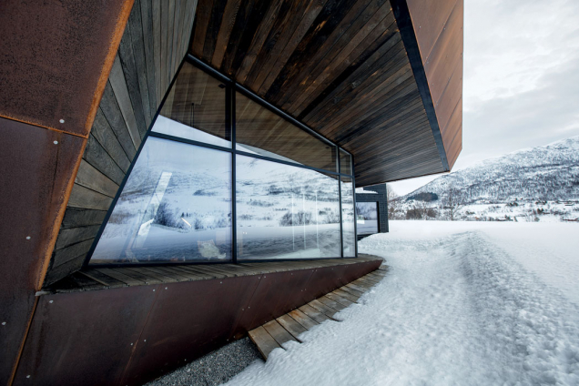 Black Lodge v norských Sunnmøre Alpách (Zdroj: Invit Arkitekter, Alesund; Foto: Johan Holmquist)