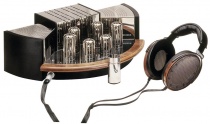 Legendární lampový zesilovač Senheiser s legendárními sluchátky Sennheiser Orpheus - to jen jako drobný důkaz, že poslouchat super hifi lze i bez beden za milion. Tedy když si umíte vybrat správné modely správných značek (SENNHEISER) 