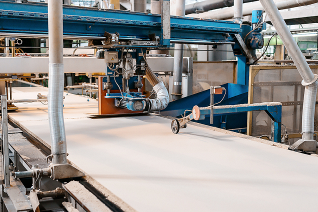 V praxi se k výrobě izolací stále více používají ryze přírodní produkty. Od minerální vaty až po pazdeří či konopná vlákna...