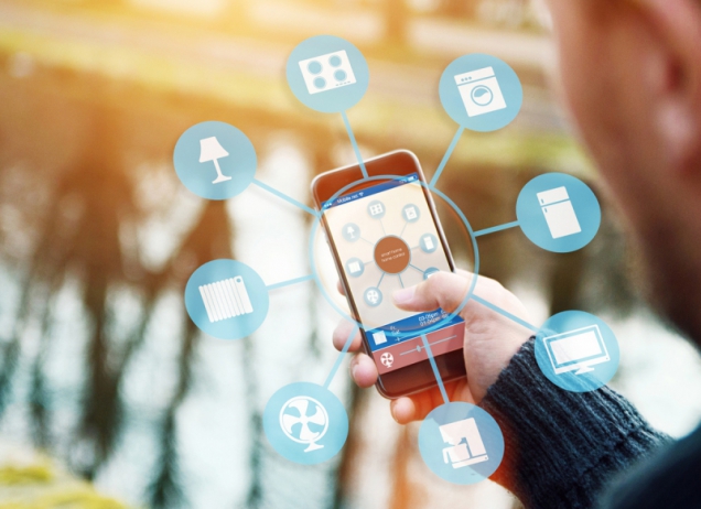 řipojení zařízení k mobilní GSM síti a následné zaslání SMS zprávy je snadný způsob, jak mít přehled o dění v domácnosti.