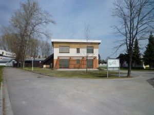 Stavba s nízkou energetickou náročností bude svým architektonickým řešením odpovídat dvoupodlažnímu rodinnému domu.