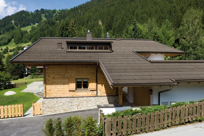 PREFA není jenom silný partner pro náročnou, bezúdržbovou a funkční architekturu, ale vždy byla i synonymem pro kreativní střechy a fasády.