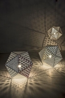 Lampa Rontonton (Moroso), stínítko z plastu a hliníku, cena pro český trh zatím nebyla stanovena, KONSEPTI