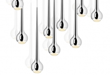Závěsné svítidlo Falling Water (Tobias Grau) zahrnuje devět lamp, cena cca 127 575 Kč, TOBIAS GRAU