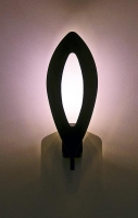 Nástěnné svítidlo Folia applique (Linea light), design Joe Cavallo, zdroj 6x 2W LED dioda, struktura z uhlíkových vláken, cena 10 532 Kč, FANEXIM