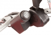 Systém InStart pro startování využívá sekačka SP 535 BW EL 4S, vpravo detail na startování tlačítkem. Zdroj: Mountfield.