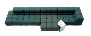 Sedací systém Sofa - Tufty - Time (B & B), design Patricia Urquiola, různé kombinace polštářů, cena zatím nestanovena, KONSEPTI