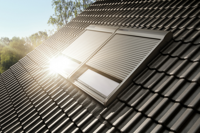 VELUX lehká venkovní roleta na solární pohon (Zdroj: VELUX)