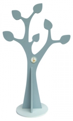 Věšák (Titoutam), MDF o tloušťce 16 mm, výška 132 cm, šířka 83 cm, cena 3 050 Kč, www.aboutkids.cz