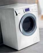 Automatická pračka WA 65205, velké dveře (33 cm), systém kontroly stability, ochrana proti volné chybě programu, odložení startu, volba jazyka, osvětlení bubnu, dětská pojistka, cena 34 990 Kč, GORENJE