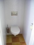  Dřívější kombi klozet majitelka nahradila závěsným klozetem se skrytým splachováním 
