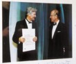Princ Philipe předává Jamesi Dysonovi cenu Designér roku 1997