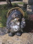  Tanuki - jezevec, zvíře ve folkloru velice oblíbené, humorné, lišácké. V legendách se uměl proměňovat i v člověka s veselou myslí. 