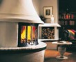  Proslulá židle č. 14 od firmy Thonet. Do roku 1900 bylo vyrobeno 40 milionů kusů. Thonet, buk, rákosový výplet, cena 2 500 Kč, ATELIÉR RENO 