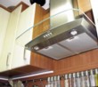  Dekorační odsavač par K7356 (BEST) je s přímým odtahem do komína, lze ho však i přepnout na recirkulaci 