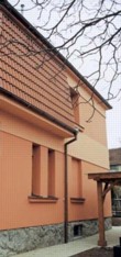  Psací stůl (Varona, dýha), 1920 Belgie. Promyšlená konstrukce a funkce každého detailu, rafinovanost a elegance jsou hlavními přívlastky art deco. Cena 500 000 Kč. 
