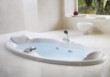  Vana Elipsa (JACUZZI), 210 x 100 cm je vhodná k zapuštění. Šest hydromasážních trysek, dvě opěrky hlavy. Cena 151 334 Kč (bez 5% DPH). EUROBATH CZ 