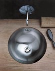  Ed je nerezové umyvadlo (ALAPE) určené pro zapuštění do desky. V průměru 45 cm bude stát 9 150 Kč, ALISEO 