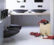  V několika barevných provedeních je nová kolekce NIC DESIGN, závěsný klozet s hlubokým splachováním, cena od 21 119 Kč, IL BAGNO 