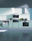 ER 3661 BN Liberation (Electrolux). která má automatické odmrazování, přestavitelné otevírání dveří a beznámrazový systém. Cena 29 990 Kč
